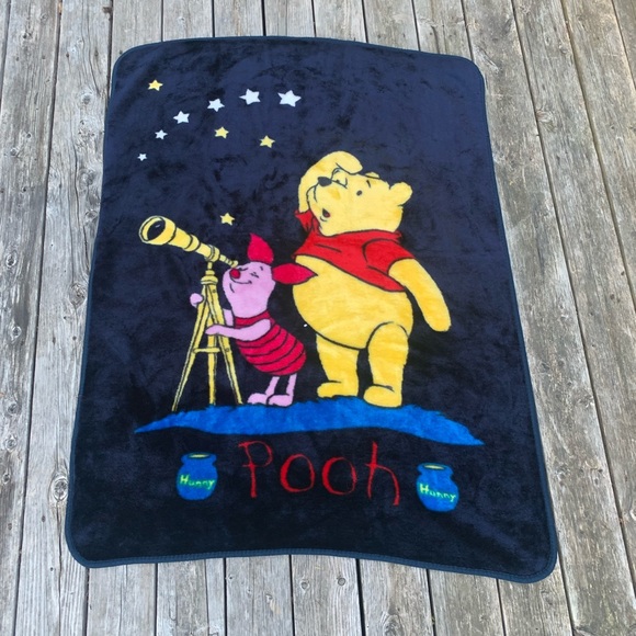 Vintage Winnie the Pooh Blanket - Picture 1 of 3